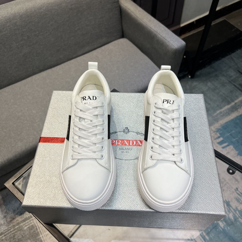 Pra*a casual shoes